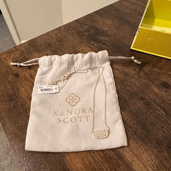 Kendra Scott Elisa necklace - Picture 4 of 8